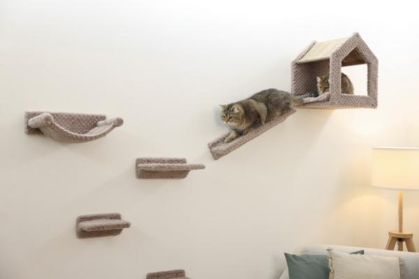 Katzenkletterwand Kerbl Monte Baldo - 6 teilig - mit Häuschen, Hängematte, Liegebrett und Stufen, taupe